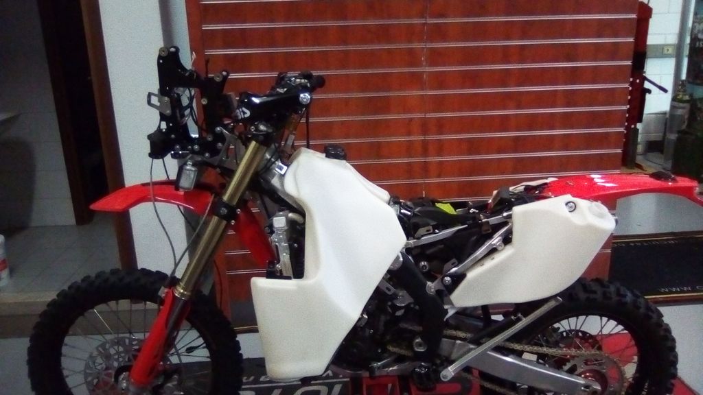 Honda 450 Rally 2019 serbatoi vetroresina 05